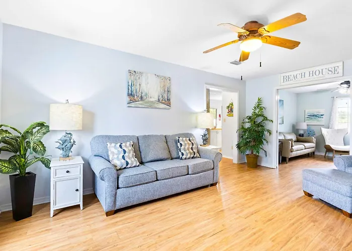 5br Located On Canal Backyard With Deck And Bbq Holiday home