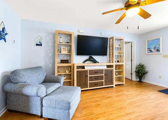 5br Located On Canal Backyard With Deck And Bbq Pensacola