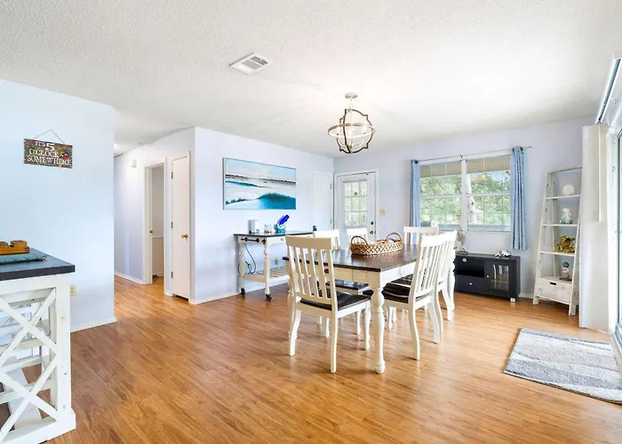 Holiday home 5br Located On Canal Backyard With Deck And Bbq *