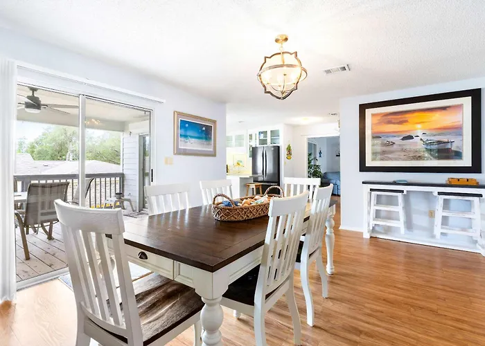 Holiday home 5br Located On Canal Backyard With Deck And Bbq *