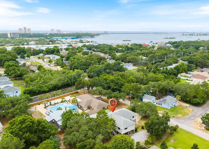 Holiday home 5br Located On Canal Backyard With Deck And Bbq *