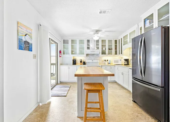 5br Located On Canal Backyard With Deck And Bbq * Pensacola