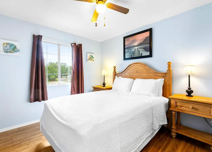 5br Located On Canal Backyard With Deck And Bbq Holiday home *