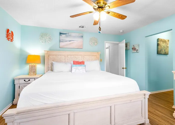 5br Located On Canal Backyard With Deck And Bbq Holiday home *