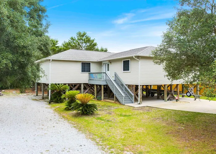 Holiday home 5br Located On Canal Backyard With Deck And Bbq Pensacola